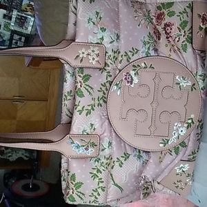 Handbag, like new tags off never used.